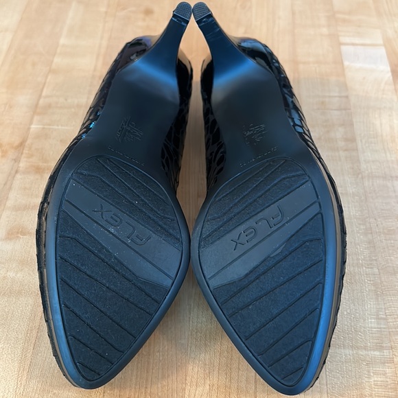 Life Stride Velocity X-Amber Pumps. Size 8W - Picture 11 of 13